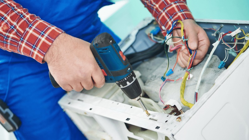 Akhisar Maytag Maytag çamaşır makinesi kart tamiri – Su almama arızası orijinal parça ile giderildi. - Teknik servis örneği